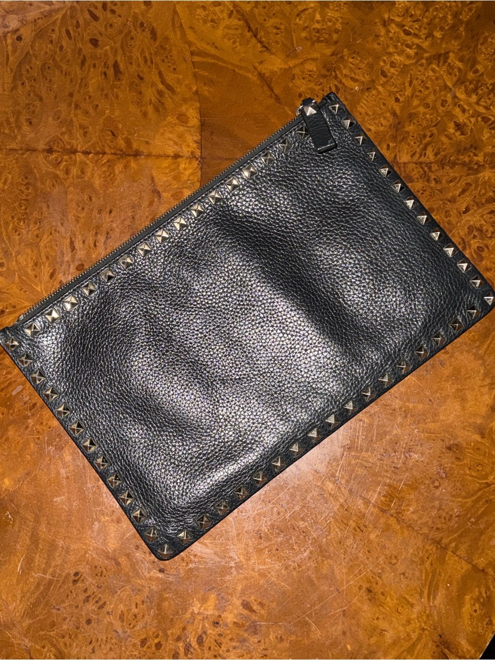 Valentino Garavani Rockstud Large Leather Zip Pouch Black - Picture 8 of 10